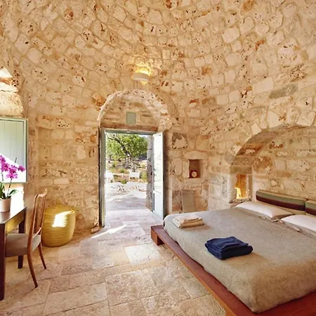 Villa Fumarola Sleeps 18 Pool Air Con Wifi Ostuni